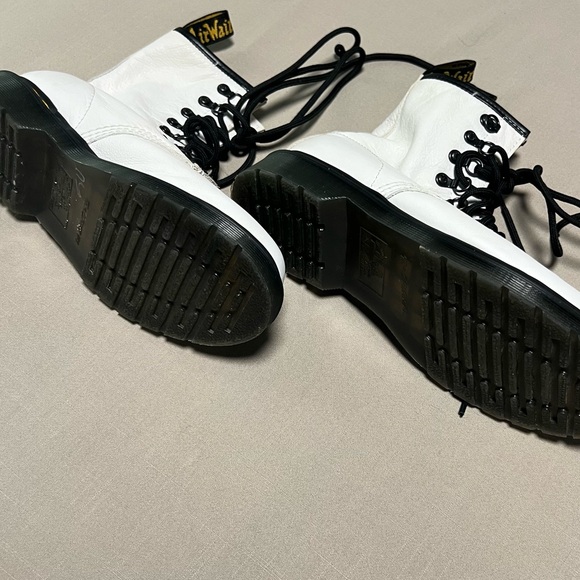 Dr. Martens 1460 White Leather Lace-Up Combat Boots • Women’s 8 (EU 39) - Picture 8 of 15